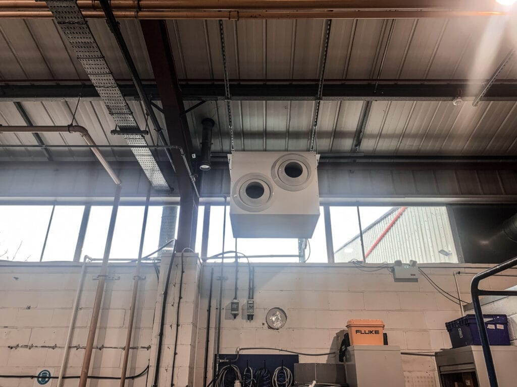 Commercial heat pump unit heater